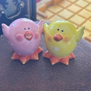 Charming pair of ceramic chick salt and pepper shakers,
